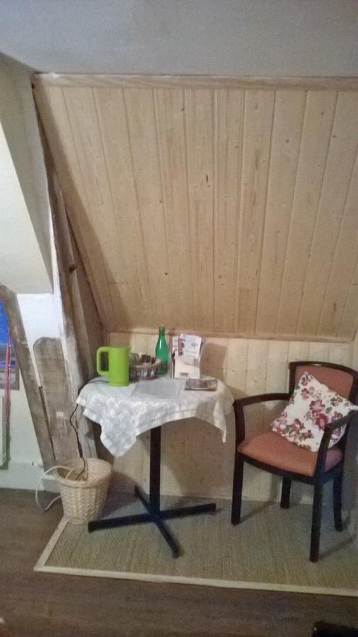 Le Hameau Aux Escargots Bernon Ruang foto